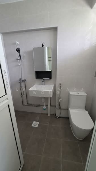 873 Yishun Street 81, 873 Yishun Street 81, 3 Bedrooms, 1,119 sqft, HDB Flat For Rent, by Dean Howard Wong, 500226253 - Bathroom - PropertyGuru.com.sg