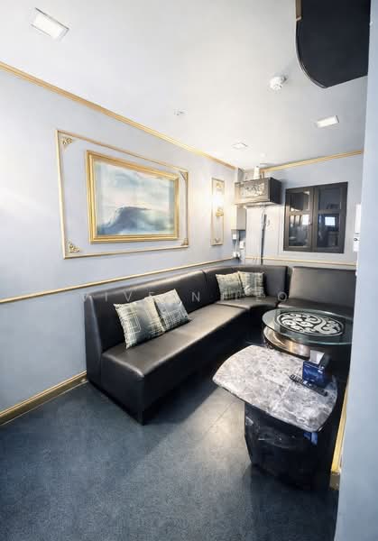 PUB BAR KARAOKE, KTV FLOWER-JOINT, LIVE BAND AT TANJONG PAGAR, Tanjong Pagar Road, Chinatown / Tanjong Pagar, 2,300 sqft, Food & Beverage For Rent, by Viveen Leo, 500226292 - Living Room - CommercialGuru.com.sg