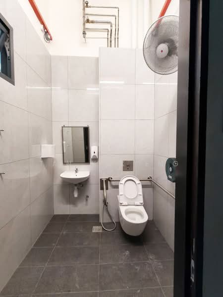 Genting /Tannery Road, Macpherson / Potong Pasir, 1,615 sqft, Light Industrial (B1) For Rent, by Tan Kok Eng, 500226297 - Bathroom - CommercialGuru.com.sg