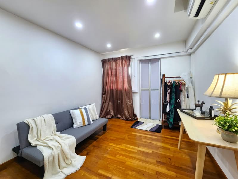 710 Clementi West Street 2, 710 Clementi West Street 2, 4 Bedrooms, 1,615 sqft, HDB Flat For Sale, by Shon Foong, 500226301 - Master Bedroom - PropertyGuru.com.sg