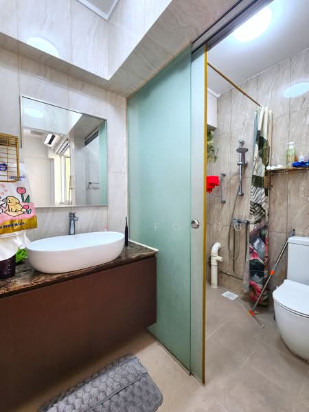 710 Clementi West Street 2, 710 Clementi West Street 2, 4 Bedrooms, 1,615 sqft, HDB Flat For Sale, by Shon Foong, 500226301 - Bathroom - PropertyGuru.com.sg