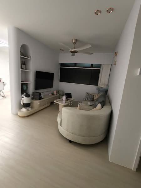 639 Jurong West Street 61, 639 Jurong West Street 61, Room Rental, 350 sqft, HDB Flat For Rent, by Ele Chan, 500226302 - Living Room - PropertyGuru.com.sg