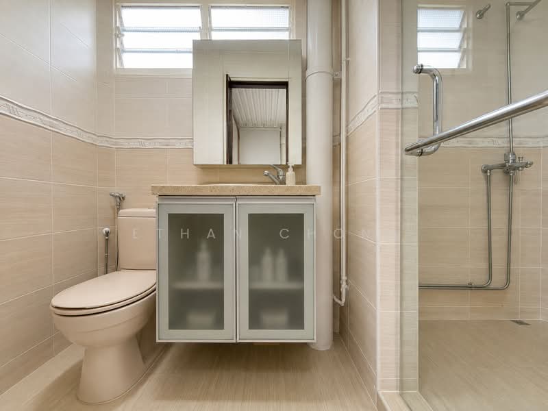 820 Woodlands Street 82, 820 Woodlands Street 82, 6 Bedrooms, 1,905 sqft, HDB Flat For Sale, by Ethan Chong, 500226303 - Bathroom - PropertyGuru.com.sg