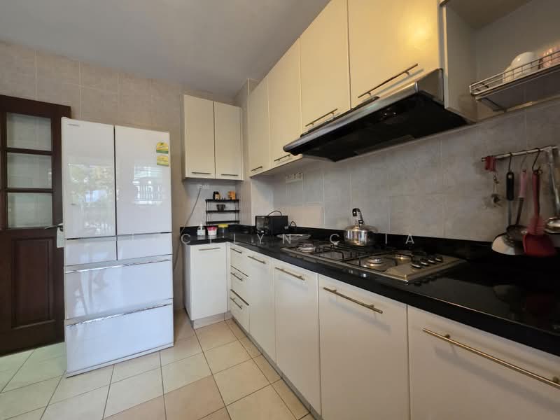 Straits Gardens, Andrews Terrace, 4 Bedrooms, 3,500 sqft, Terraced House For Sale, by Jocelyn Chia, 500226306 - Kitchen - PropertyGuru.com.sg