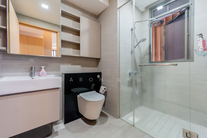 Parc Life, 39 Sembawang Crescent, 3 Bedrooms, 1,109 sqft, Executive Condominium For Sale, by Daron Ang, 500226309 - Bathroom - PropertyGuru.com.sg