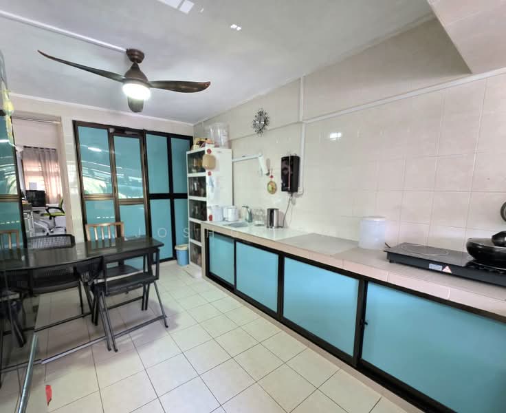 415 Pandan Gardens, 415 Pandan Gardens, 2 Bedrooms, 797 sqft, HDB Flat For Sale, by Joshua Png, 500226316 - Kitchen - PropertyGuru.com.sg