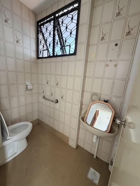 Peach Garden, Peach garden, 5 Bedrooms, 2,900 sqft, Detached House For Sale, by Jacqueline Lee 李瑞玲, 500226325 - Bathroom - PropertyGuru.com.sg