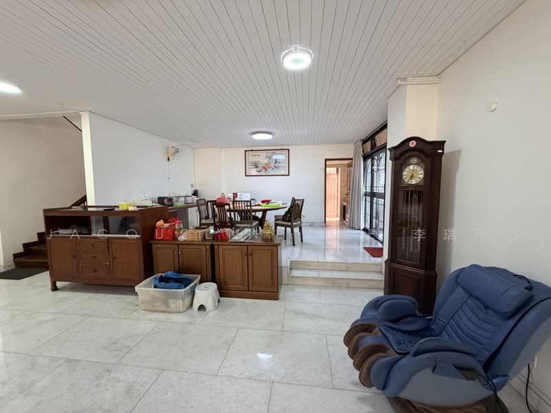 Peach Garden, Peach garden, 5 Bedrooms, 2,900 sqft, Detached House For Sale, by Jacqueline Lee 李瑞玲, 500226325 - Living Room - PropertyGuru.com.sg