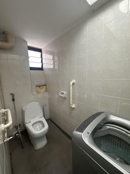 4 Everton Park, 4 Everton Park, 2 Bedrooms, 775 sqft, HDB Flat For Rent, by Louis Tay, 500226328 - Bathroom - PropertyGuru.com.sg
