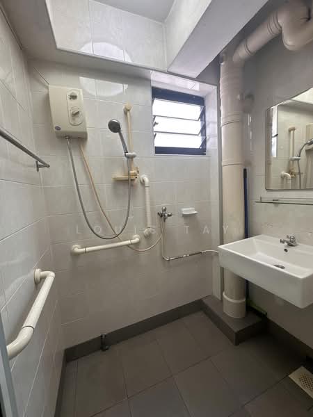 4 Everton Park, 4 Everton Park, 2 Bedrooms, 775 sqft, HDB Flat For Rent, by Louis Tay, 500226328 - Bathroom - PropertyGuru.com.sg