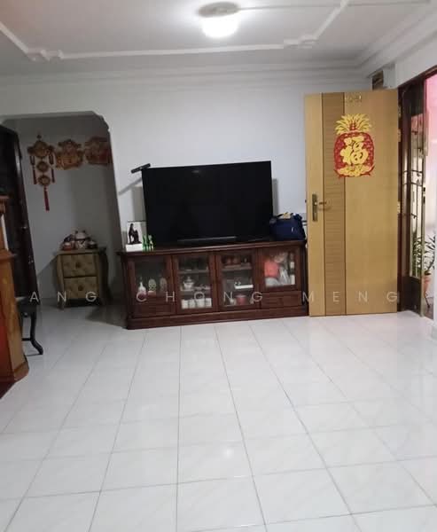 329 Woodlands Street 32, 329 Woodlands Street 32, 3 Bedrooms, 904 sqft, HDB Flat For Sale, by Ang Chong Meng, 500226329 - Living Room - PropertyGuru.com.sg