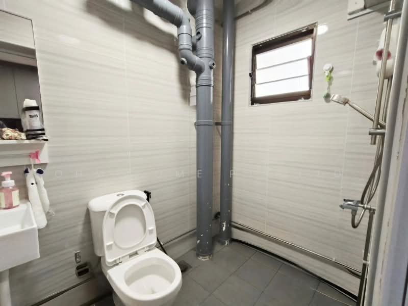 202A Compassvale Drive, 202A Compassvale Drive, 4 Bedrooms, 1,399 sqft, HDB Flat For Sale, by JASON YAP, 500226341 - Bathroom - PropertyGuru.com.sg