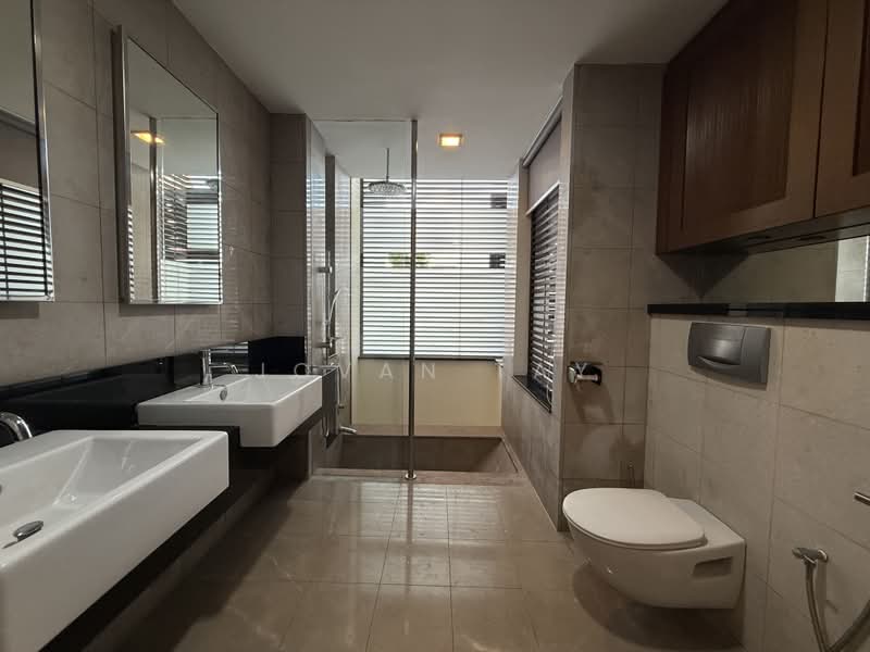 Beautifully renovated Semi-D in Lucky Heights, , 4 Bedrooms, 3,800 sqft, Semi-Detached House For Sale, by Jovan Tay, 500226363 - Bathroom - PropertyGuru.com.sg