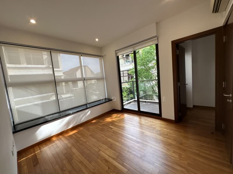 Eleven @ Holland, 11 Holland Link, 5 Bedrooms, 3,714 sqft, Cluster House For Sale, by Melinda Lee, 500226364 - Balcony - PropertyGuru.com.sg