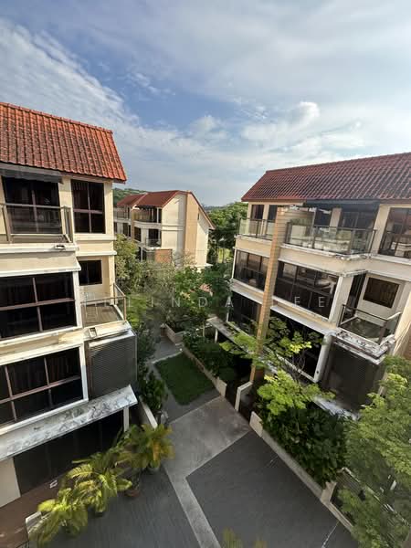 Eleven @ Holland, 11 Holland Link, 5 Bedrooms, 3,714 sqft, Cluster House For Sale, by Melinda Lee, 500226364 - Exterior - PropertyGuru.com.sg