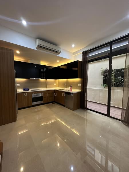 Eleven @ Holland, 11 Holland Link, 5 Bedrooms, 3,714 sqft, Cluster House For Sale, by Melinda Lee, 500226364 - Kitchen - PropertyGuru.com.sg