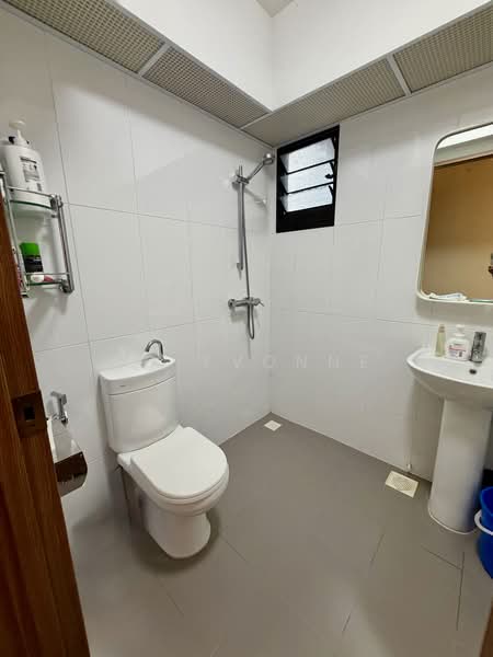 112B Alkaff Crescent, 112B Alkaff Crescent, 3 Bedrooms, 1,001 sqft, HDB Flat For Rent, by Ng Yvonne, 500226373 - Bathroom - PropertyGuru.com.sg