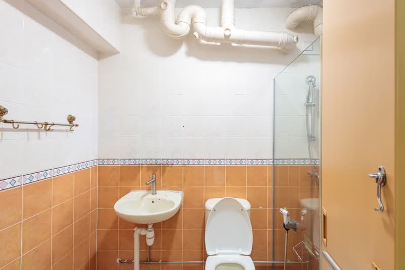 175C Punggol Field, 175C Punggol Field, 3 Bedrooms, 1,184 sqft, HDB Flat For Sale, by Queenie Ke, 500226375 - Bathroom - PropertyGuru.com.sg