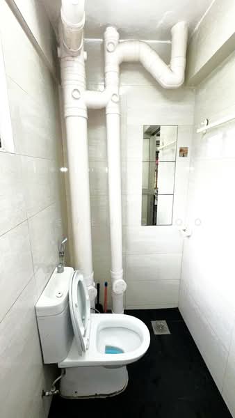 267 Bukit Batok East Avenue 4, 267 Bukit Batok East Avenue 4, Room Rental, 120 sqft, HDB Flat For Rent, by Steven Choo, 500226405 - Bathroom - PropertyGuru.com.sg