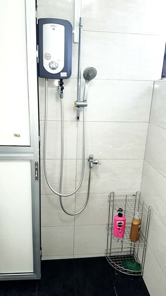 267 Bukit Batok East Avenue 4, 267 Bukit Batok East Avenue 4, Room Rental, 120 sqft, HDB Flat For Rent, by Steven Choo, 500226405 - Bathroom - PropertyGuru.com.sg