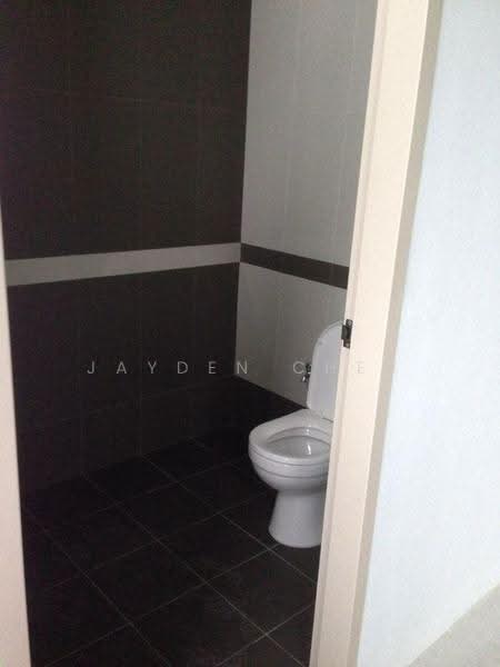 8B @ Admiralty, 8B Admiralty Street, Sembawang / Yishun, 1,690 sqft, Light Industrial (B1) For Sale, by Jayden Chen, 500226410 - Bathroom - CommercialGuru.com.sg