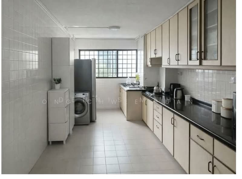 242 Bukit Batok East Avenue 5, 242 Bukit Batok East Avenue 5, 3 Bedrooms, 980 sqft, HDB Flat For Sale, by Ong Chwee Puan, 500226418 - Kitchen - PropertyGuru.com.sg