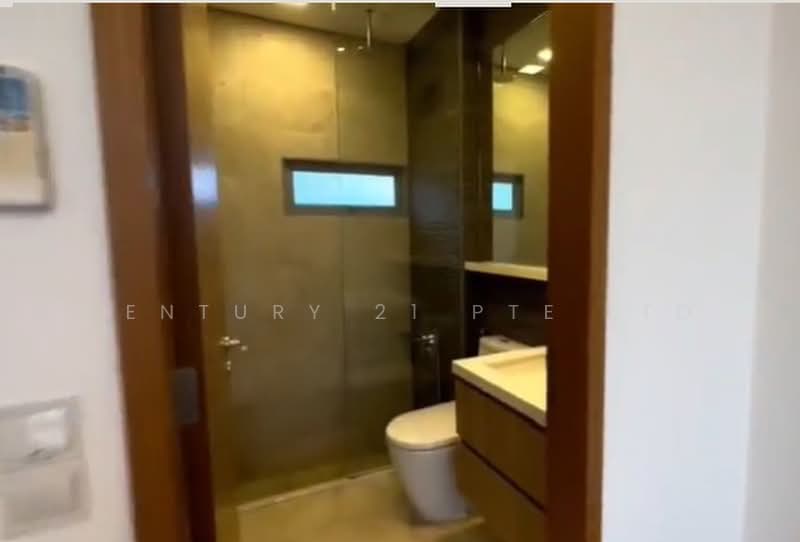 Woodhaven, 77 Woodgrove Avenue, 3 Bedrooms, 1,173 sqft, Condominium For Sale, by ROSLEE, 500226423 - Bathroom - PropertyGuru.com.sg