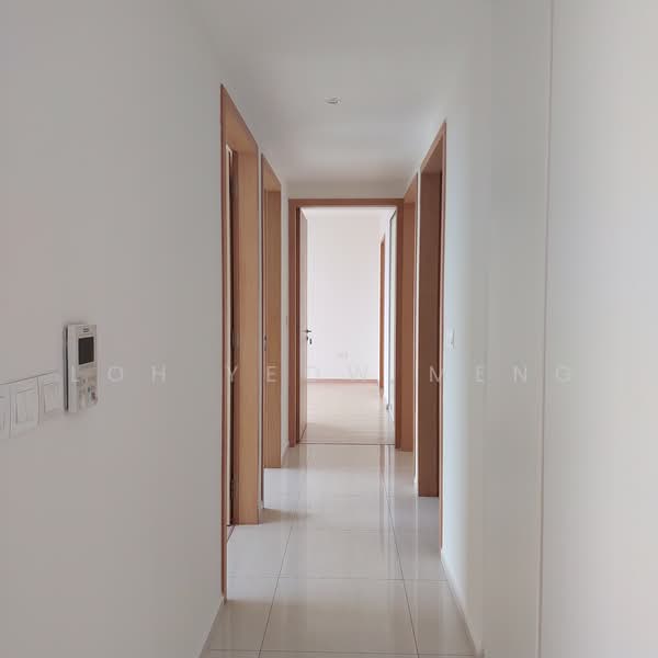 Ripple Bay, 16 Pasir Ris Link, 4 Bedrooms, 1,292 sqft, Condominium For Rent, by Loh Yeow Meng, 500226424 - Corridor - PropertyGuru.com.sg