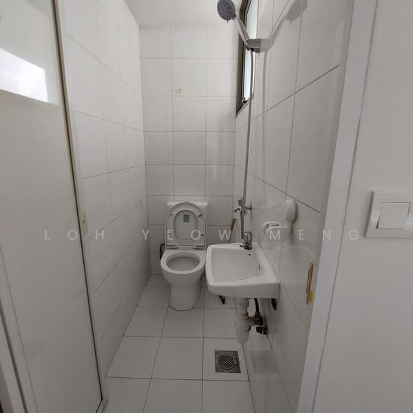 Ripple Bay, 16 Pasir Ris Link, 4 Bedrooms, 1,292 sqft, Condominium For Rent, by Loh Yeow Meng, 500226424 - Bathroom - PropertyGuru.com.sg
