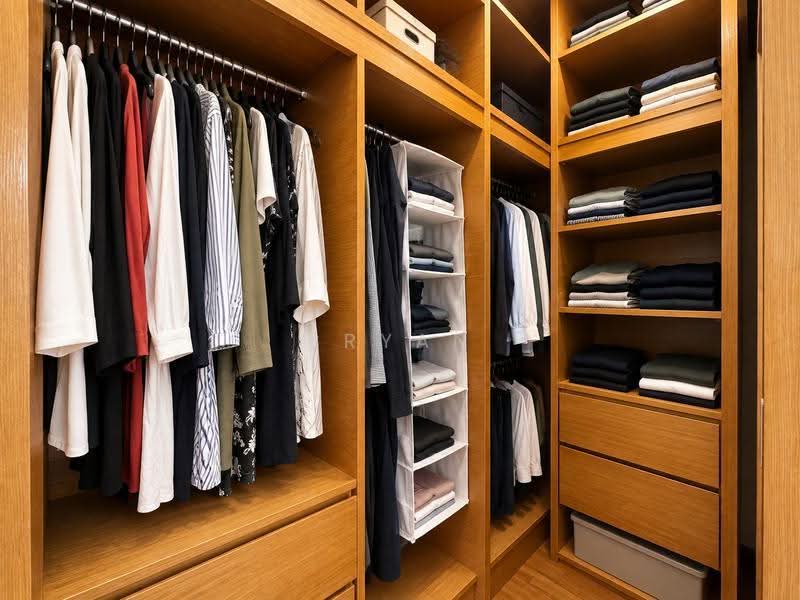 The Equatorial, 151 Stevens Road, Tanglin / Holland / Bukit Timah, 4 Bedrooms, 3,348 sqft, Condominium For Sale, by Bryan Koh, 500226431 - Master Walk-in wardrobe - PropertyGuru.com.sg