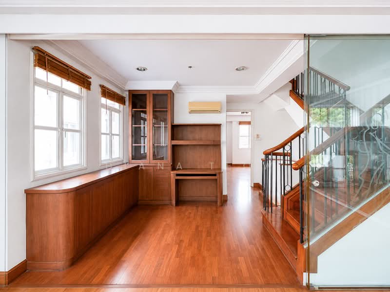 Unblocked Park View Semi D, , 5 Bedrooms, 3,600 sqft, Semi-Detached House For Rent, by Diana Teow, 500226437 - Study Room - PropertyGuru.com.sg