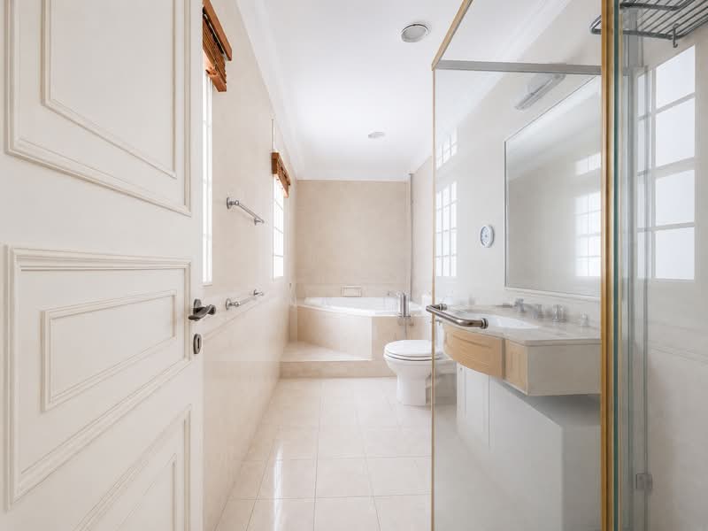 Unblocked Park View Semi D, , 5 Bedrooms, 3,600 sqft, Semi-Detached House For Rent, by Diana Teow, 500226437 - Master Bathroom - PropertyGuru.com.sg