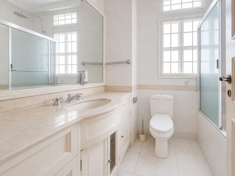Unblocked Park View Semi D, , 5 Bedrooms, 3,600 sqft, Semi-Detached House For Rent, by Diana Teow, 500226437 - Junior Master Bathroom - PropertyGuru.com.sg