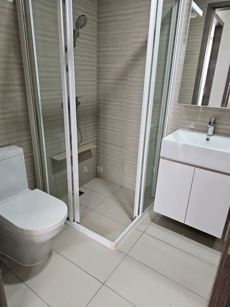 Sky Vue, Bishan Street 14, 2 Bedrooms, 678 sqft, Condominium For Rent, by Dan Tay, 500226443 - Bathroom - PropertyGuru.com.sg