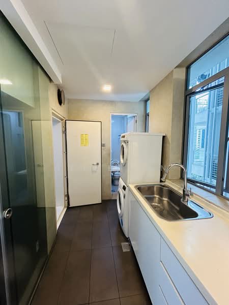One Tree Hill Residence, 1A One Tree Hill, 5 Bedrooms, 2,454 sqft, Condominium For Rent, by Tziee Tan, 500226446 - Wet Kitchen, WC + Home Shelter - PropertyGuru.com.sg
