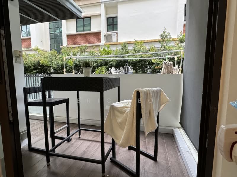 Fyve Derbyshire, 5 Derbyshire Road, Room Rental, 300 sqft, Condominium For Rent, by Eric Yeo, 500226451 - Balcony - PropertyGuru.com.sg