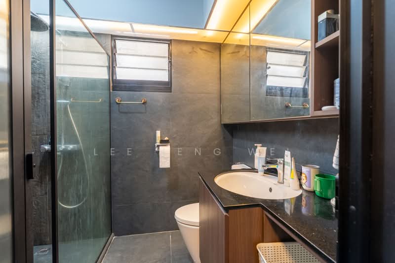 463A Bukit Batok Street 41, 463A Bukit Batok Street 41, 3 Bedrooms, 1,001 sqft, HDB Flat For Sale, by Lee Heng Wei, 500226452 - Bathroom - PropertyGuru.com.sg