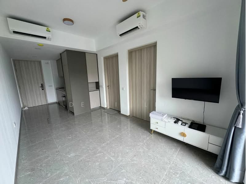Sengkang Grand Residences, 74 Compassvale Bow, 1 Bedroom, 474 sqft, Condominium For Sale, by Dennis Lim, 500226458 - Living Room - PropertyGuru.com.sg