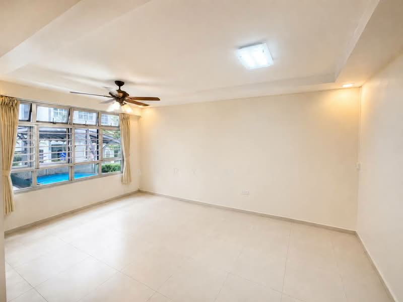 458 Yishun Avenue 11, 458 Yishun Avenue 11, 2 Bedrooms, 1,001 sqft, HDB Flat For Rent, by Larry Mah, 500226465 - Living Room - PropertyGuru.com.sg