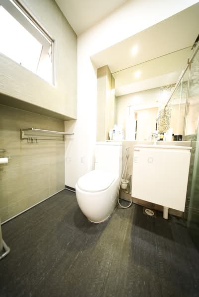 718 Pasir Ris Street 72, 718 Pasir Ris Street 72, 3 Bedrooms, 1,194 sqft, HDB Flat For Sale, by Nigel Neo, 500226489 - Bathroom - PropertyGuru.com.sg