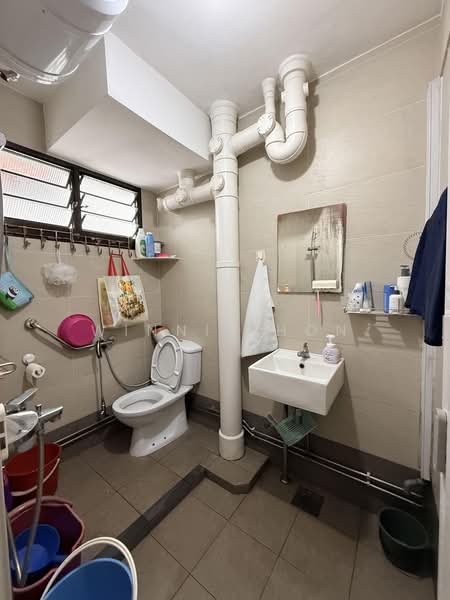 604 Clementi West Street 1, 604 Clementi West Street 1, Room Rental, 35 sqft, HDB Flat For Rent, by Winnie Hon, 500226494 - Bathroom - PropertyGuru.com.sg