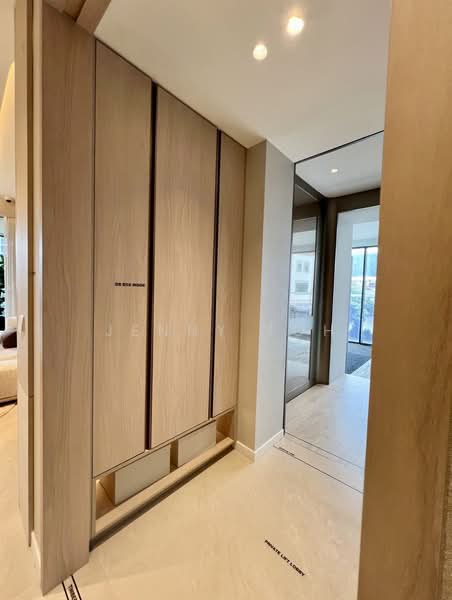 Union Square Residences, 28 Havelock Road,, 4 Bedrooms, 1,518 sqft, Condominium For Sale, by Jenny Toh, 500226514 - Private lift entrance - PropertyGuru.com.sg