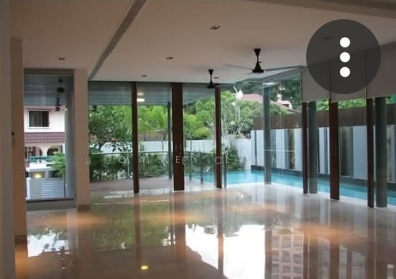 46 one tree hill, One Tree Hill, 6 Bedrooms, 6,780 sqft, Detached House For Rent, by Casey Lim, 500226518 - Living hall surrounded with lush greener - PropertyGuru.com.sg