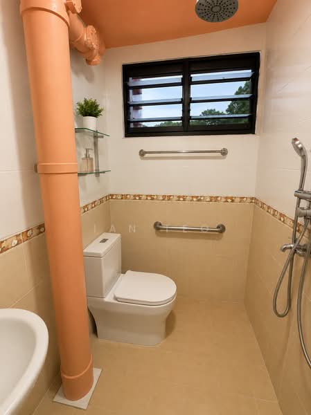 607 Ang Mo Kio Avenue 4, 607 Ang Mo Kio Avenue 4, 2 Bedrooms, 721 sqft, HDB Flat For Sale, by Ian Teo, 500226521 - Bathroom - PropertyGuru.com.sg