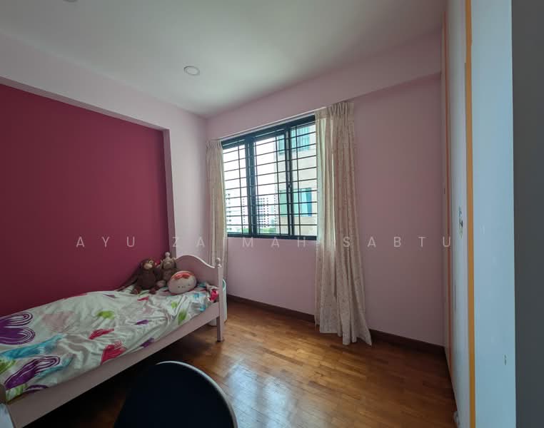 Pinevale, 4 Tampines Street 73, 3 Bedrooms, 1,292 sqft, Condominium For Sale, by Ayu Zaimah Sabtu, 500226522 - Bedroom - PropertyGuru.com.sg