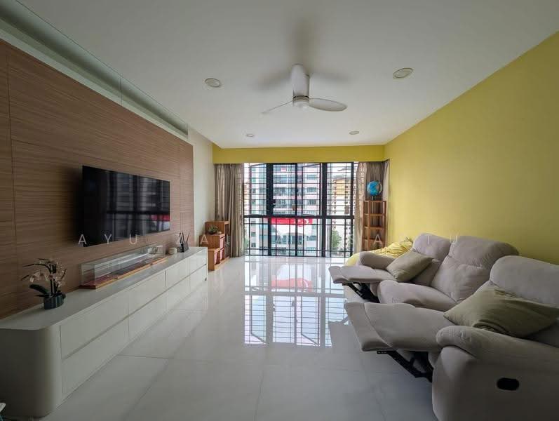 Pinevale, 4 Tampines Street 73, Pasir Ris / Tampines, 3 Bedrooms, 1,292 sqft, Condominium For Sale, by Ayu Zaimah Sabtu, 500226522 - Living Room - PropertyGuru.com.sg