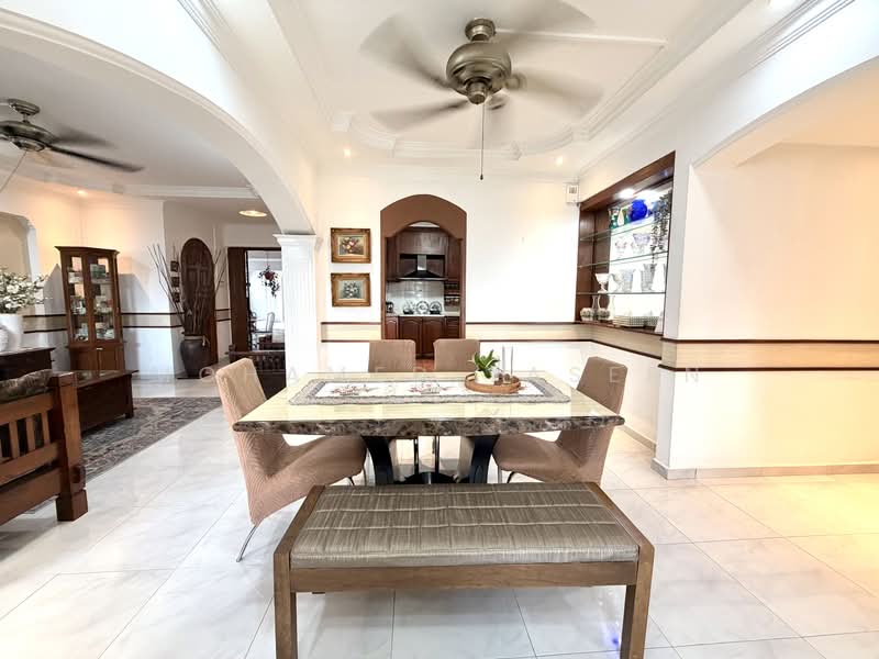 754 Woodlands Circle, 754 Woodlands Circle, 4 Bedrooms, 1,313 sqft, HDB Flat For Sale, by Mohamed Yaseen, 500226534 - Dining Room - PropertyGuru.com.sg