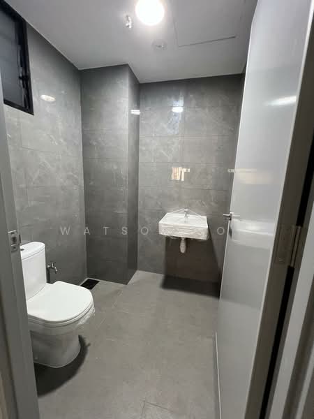 Food Vision @ Mandai, 21 Mandai Estate, 5,177 sqft, Factory / Workshop (B2) For Sale, by Watson Poh, 500226545 - Bathroom - CommercialGuru.com.sg