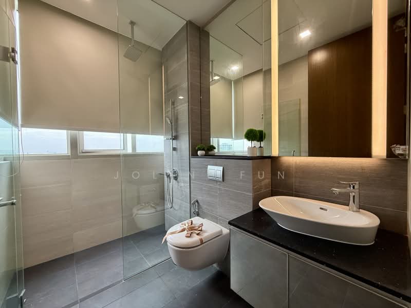 Kallang Riverside, 51 Kampong Bugis, 4 Bedrooms, 3,154 sqft, Condominium For Sale, by Jolene Fun, 500226550 - Junior Master Bathroom - PropertyGuru.com.sg
