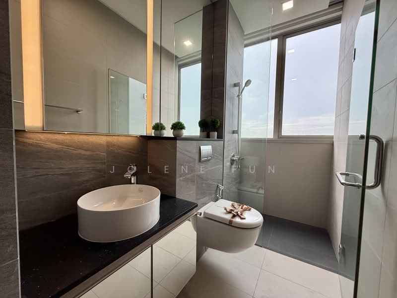 Kallang Riverside, 51 Kampong Bugis, 4 Bedrooms, 3,154 sqft, Condominium For Sale, by Jolene Fun, 500226550 - Common Bathroom - PropertyGuru.com.sg